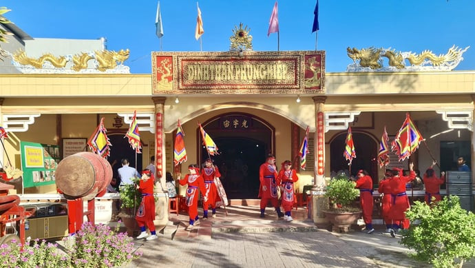 du-lich-mien-tay-thang-12-mua-le-hoi-dac-sac-nhat-nam(1)