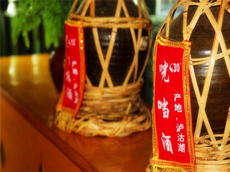 Rượu Bangdang tại hồ Luguv