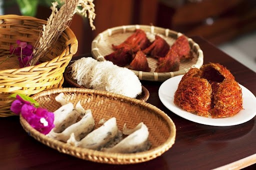 Huyết yến ở vườn bướm Thái Lan