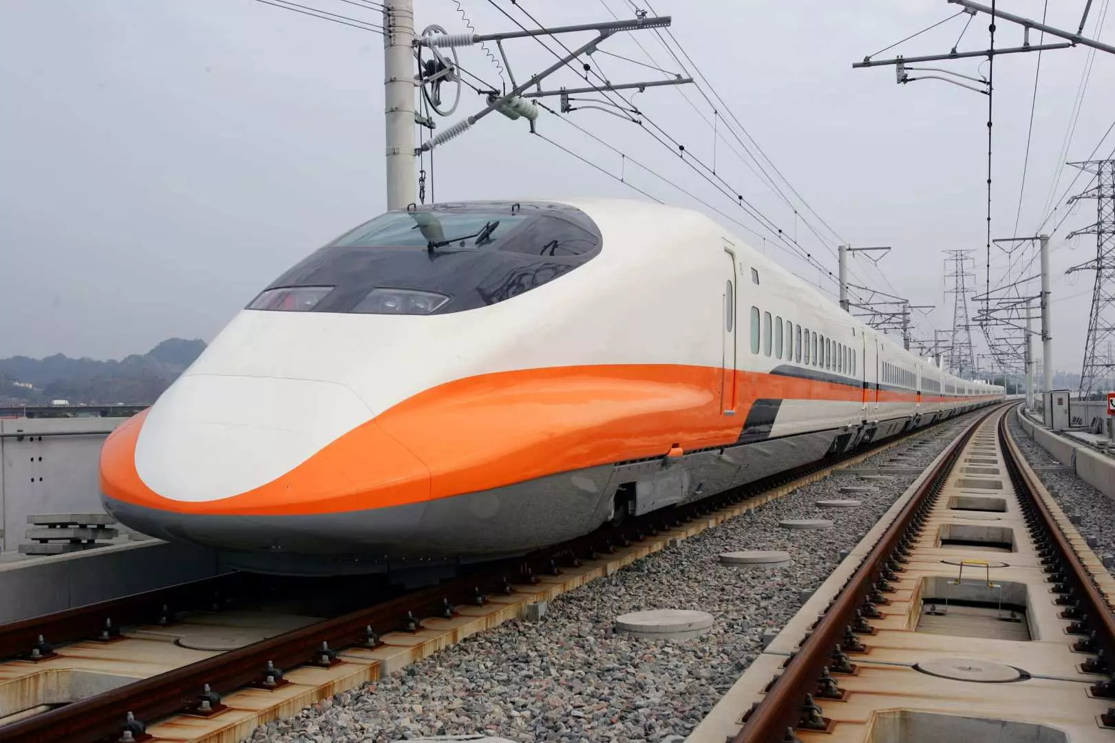 Vì sao nên chọn tàu siêu tốc