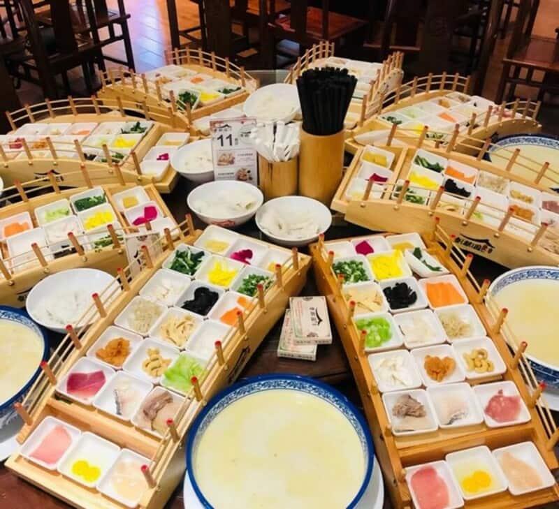 BÚN QUA CẦU VÂN NAM - MÓN ĂN “ ĐẸP MẮT NGON MIỆNG” MÀ BẠN NHẤT ĐỊNH PHẢI THỬ KHI TỚI VÂN NAM TRUNG QUỐC