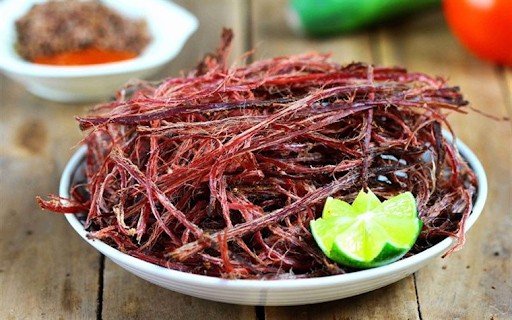 Mộc Châu tháng 6 - thịt trâu gác bếp