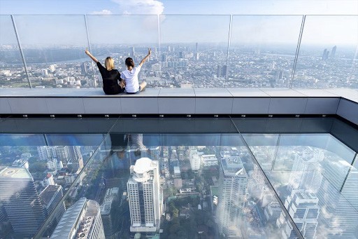 Check-in tại Mahanakhon Skywalk, một trong các điểm du lịch ở Bangkok Thái Lan đẹp nhất