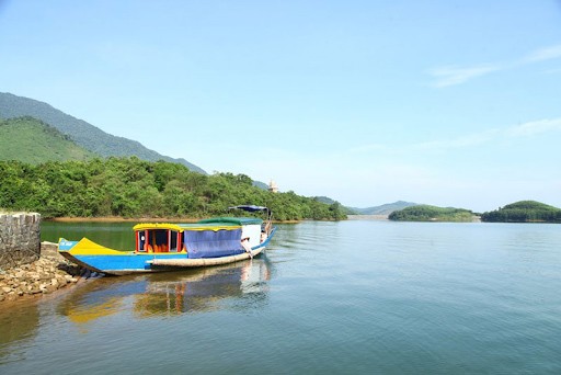 Du lịch Thiền Viện Trúc Lâm Huế - hồ Truồi