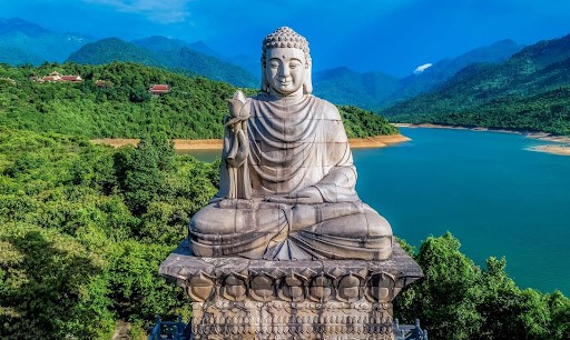 Du lịch Thiền Viện Trúc Lâm Huế - tượng Phật