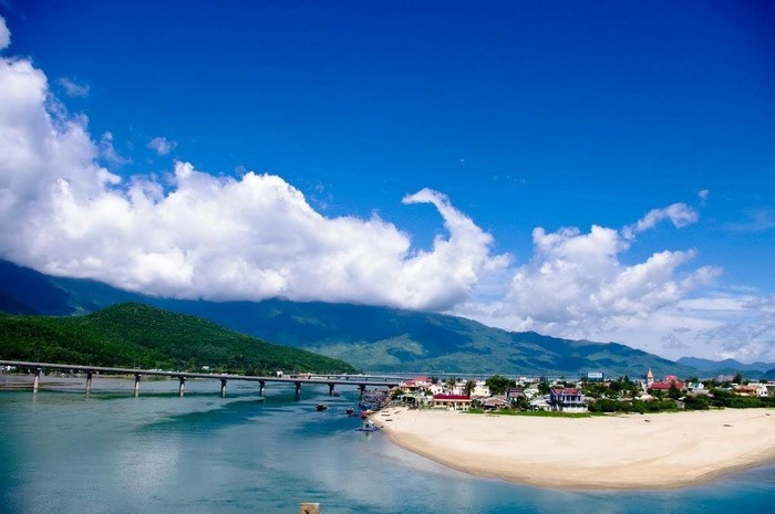 Bãi biển Thuận An trong lành