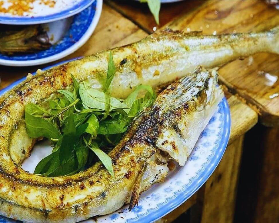 Cá lóc nướng trui