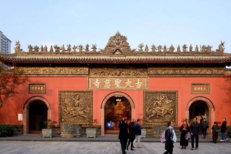 Tham quan đền Daci