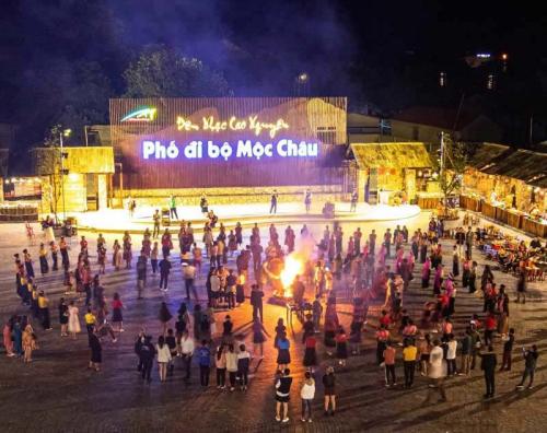 Chợ Đêm Mộc Châu - Nơi Giao Thoa Văn Hóa Và Ẩm Thực Ở Vùng Tây Bắc