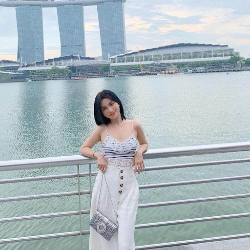 Đi du lịch Singapore nên mặc gì? Có thể phối áo hai dây và quần culottes
