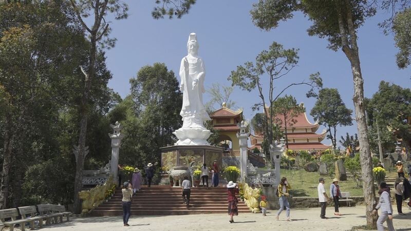 Tượng Quan Thế  Âm chùa Khánh Lâm
