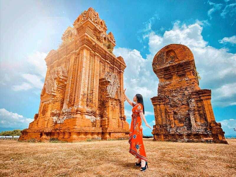 Tất tần tật kinh nghiệm du lịch tháp Bánh Ít 2023