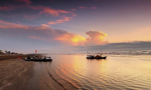 Mặt trời lặn ở biển Cửa Hội
