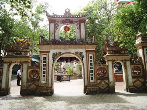 Đền thờ ông Hoàng Mười