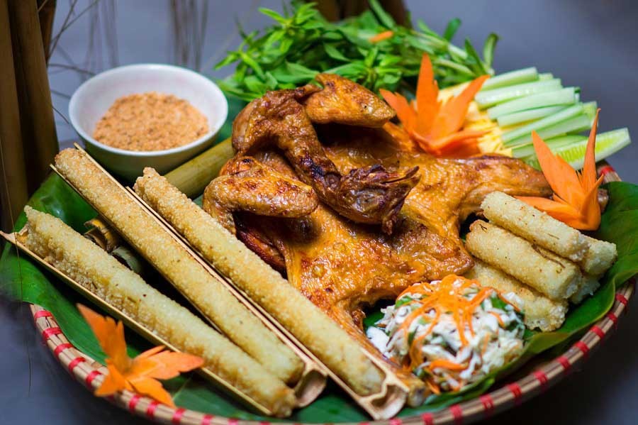 Cơm lam gà nướng Măng Đen