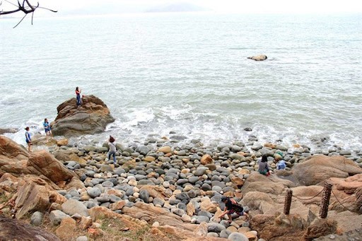 Bãi tắm Hoàng Hậu Ghềnh Ráng Tiên Sa