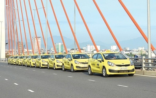 Di chuyển từ Đà Nẵng đến Huế bằng taxi