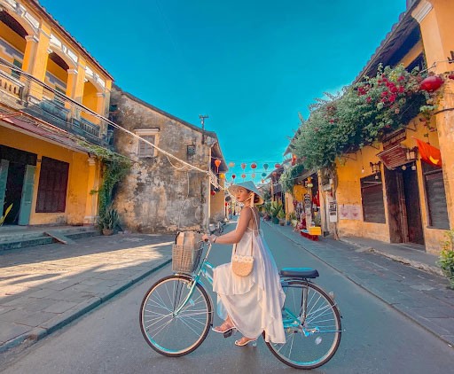 Vi vu trong nội thành Đà Nẵng, Huế, Hội An bằng xích lô