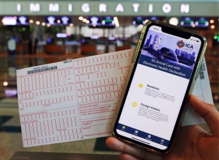 Khai SG Arrival Card online Du khách khai SG Arrival Card online trước khi nhập cảnh Singapore 2026