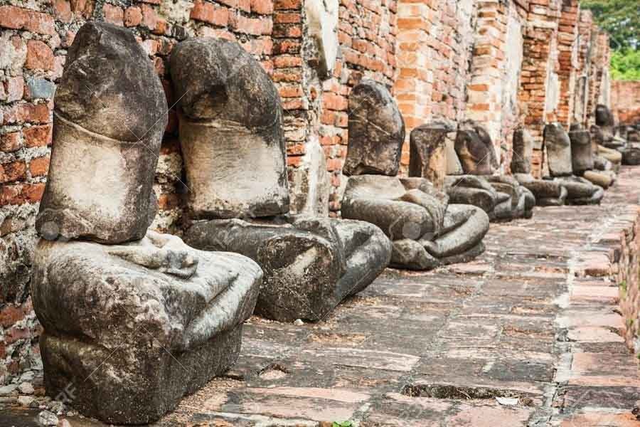 Cũng chính vì vẻ đẹp thiêng liêng cùng sự trường tồn qua thời gian đã khiến nơi đây trở thành điểm đến yêu thích mỗi năm của du khách để cầu nguyện những điều bình an, để hòa mình trong dòng chảy của lịch sử và cùng ngắm nhìn lại những nét đẹp văn hóa của người dân Thái Lan xưa.