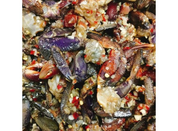 Ba khía muối truyền thống Cà Mau Ba khía muối Cà Mau – đặc sản Cà Mau mang hương vị truyền thống