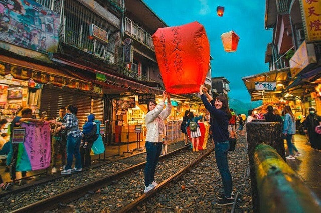 Lễ hội thả đèn trời Lễ hội thả đèn trời