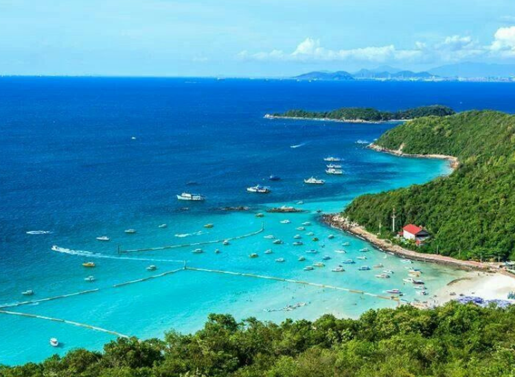 Bãi biển Pattaya Bãi biển Pattaya với làn nước xanh và bãi cát trắng – điểm đến nổi bật trong du lịch Thái Lan lễ 30/4