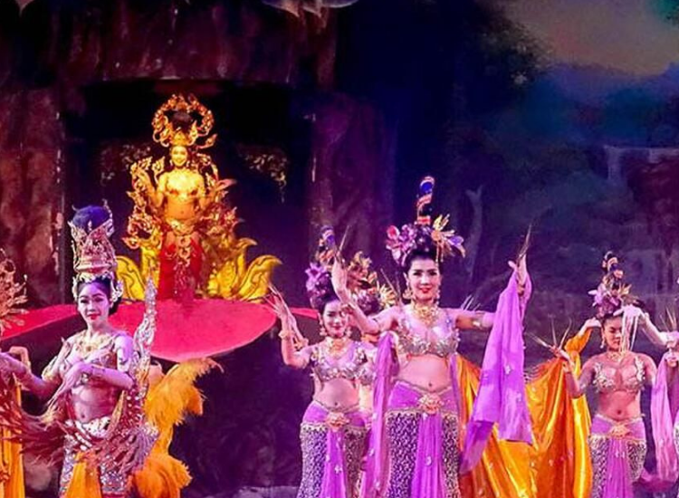 Alcazar Show Pattaya – chương trình biểu diễn nổi tiếng Alcazar Show Pattaya với sân khấu rực rỡ – trải nghiệm giải trí đặc sắc trong tour Thái Lan
