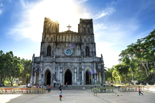 Du lịch Phú Yên 2026: Thăm Nhà thờ Mằng Lăng cổ kính