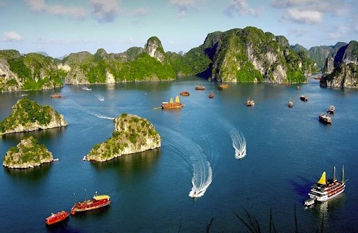 Vịnh Hạ Long thơ mộng