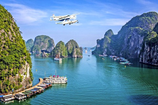 Ngắm vịnh Hạ Long từ thủy phi cơ