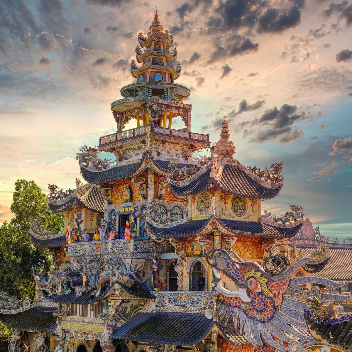 chùa Linh Phước Đà Lạt