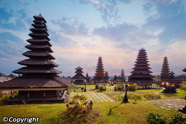 top-5-ngoi-den-dao-bali-ivivu-13