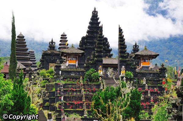 Top 5 ngôi đền ấn tượng cần khám phá trong chuyến du lịch Bali