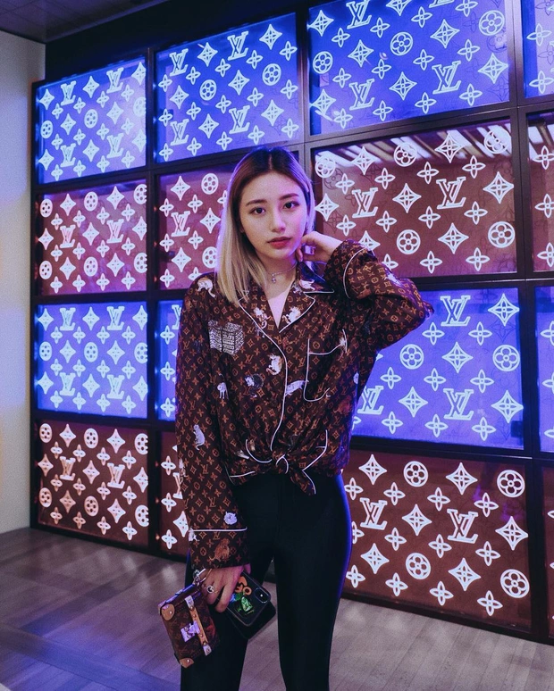 Con gái Bà hoàng Hermes Jamie Chua: Ngập trong hàng hiệu từ nhỏ, đầy tài năng khi tự lực mở thương hiệu phụ kiện riêng - Ảnh 9. Con gái Bà hoàng Hermes Jamie Chua: Ngập trong hàng hiệu từ nhỏ, đầy tài năng khi tự lực mở thương hiệu phụ kiện riêng - Ảnh 9.
