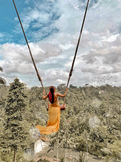 Xích đu lơ lửng giữa trời ở khu Bali Swing khiến những người Xích đu lơ lửng giữa trời ở khu Bali Swing khiến những người