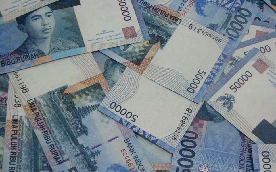 7. Thận trọng với vấn đề tiền bạc: Cố gắng sử dụng máy ATM nếu có thể. Nên tránh những người đổi tiền, vì nếu bạn nhầm lẫn hoặc bất cẩn, họ có thể dễ dàng